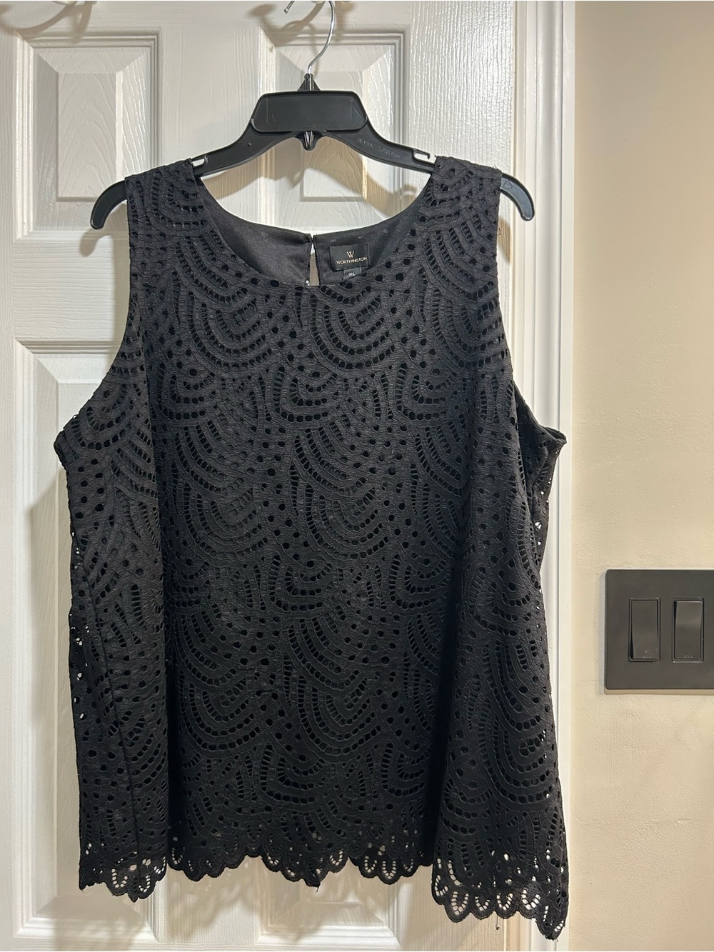 Worthington Women’s Black Eyelet Sleeveless Top